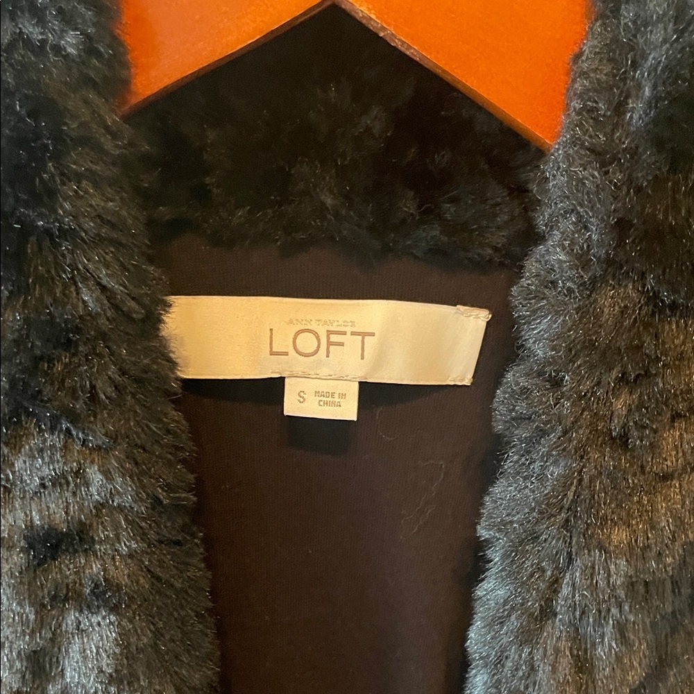 LOFT Black Faux Fur Vest with ivory and black patterned‎ back Size Small - Picture 2 of 6